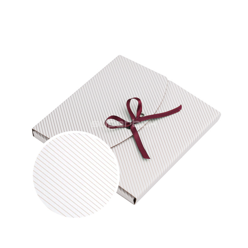 Lille hvid konvolut med gyldne linjer | 155x155x10 mm | Superbox