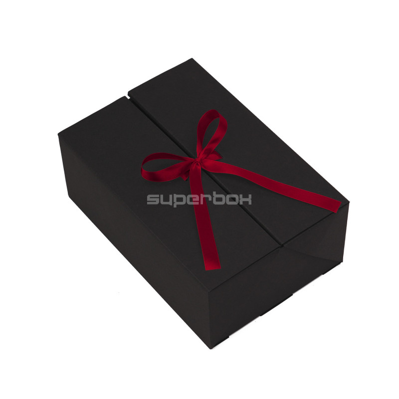 A5 format black double door box with burgundy ribbon, 220x150x85 mm