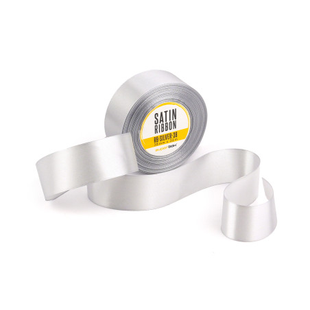 Elegant sølvfarvet satinbånd, 38 mm bredt
