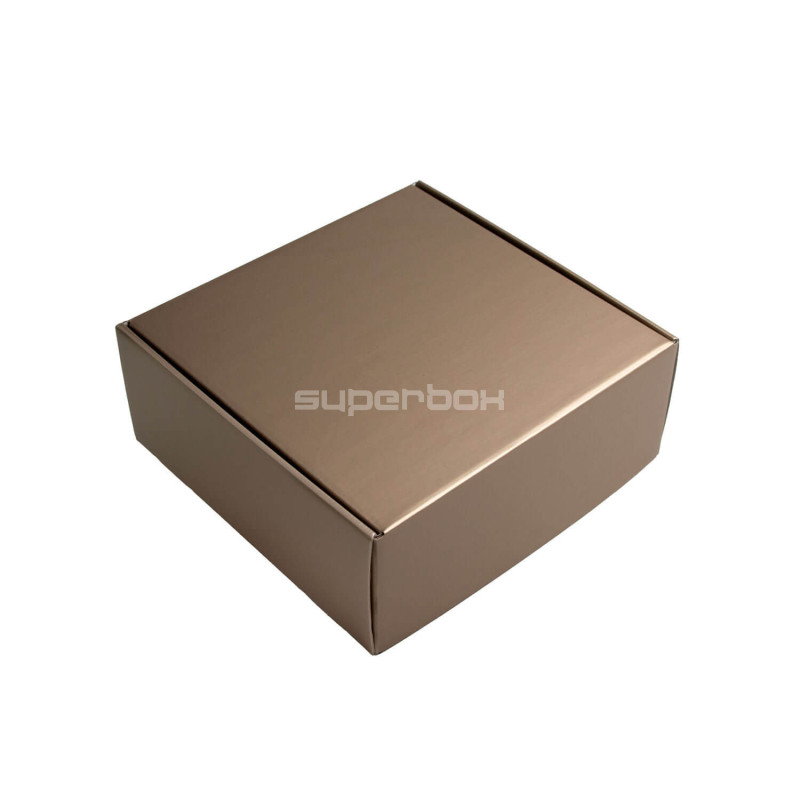 Dæmpet guld kvadratisk gaveæske til kosmetik | 220x220x90 mm