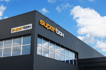 SUPERBOX bygning udefra
